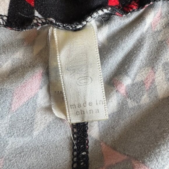 Lularoe Red, Black & White Geometric Leggings 8551 - Picture 3 of 6